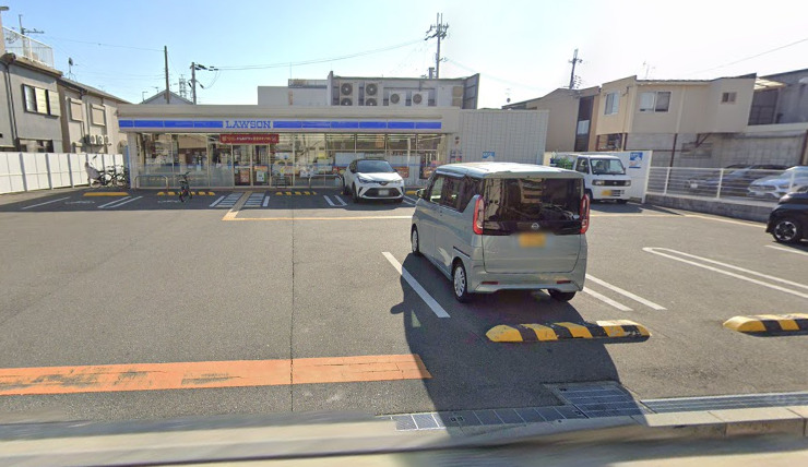 コンビニ　ローソン 尼崎富松町一丁目店（コンビニ）まで401m