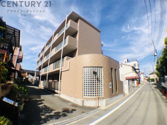 建物外観　防犯カメラ付きで安心です♪