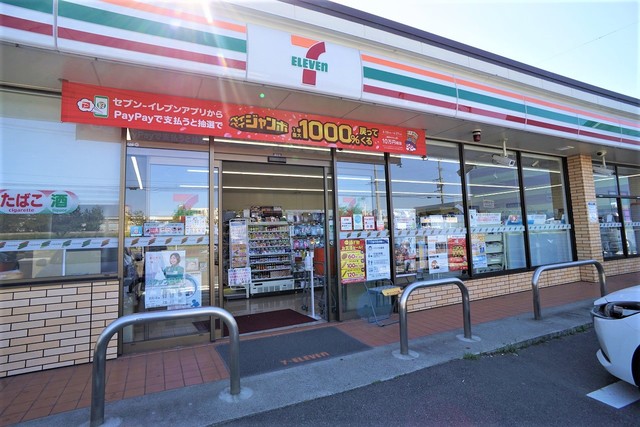 コンビニ　セブンイレブン新潟小新店（コンビニ）まで458m