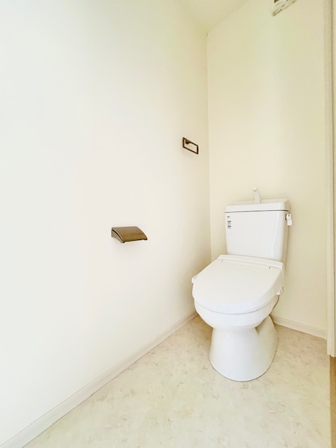 トイレ　清潔感のあるトイレです ※参考　別室写真※