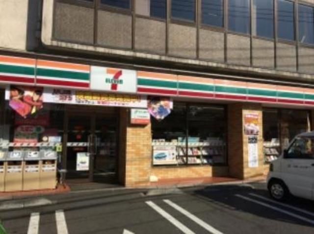 コンビニ　セブンイレブン武蔵野緑町1丁目店（コンビニ）まで426m