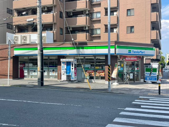 コンビニ　ファミリーマート横浜反町一丁目店（コンビニ）まで248m