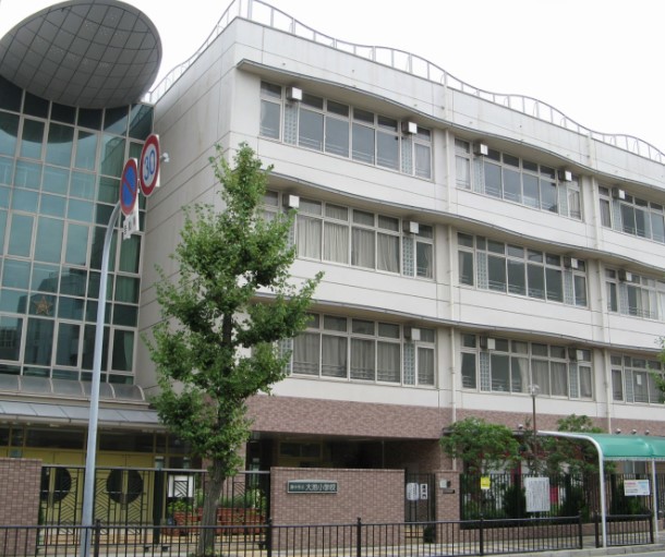 小学校　豊中市立大池小学校（小学校）まで575m