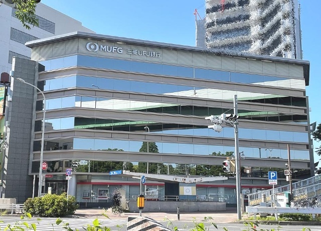 銀行　三菱ＵＦＪ銀行鶴舞支店（銀行）まで555m