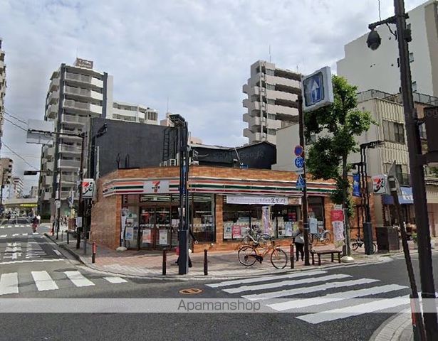 コンビニ　セブンイレブン（コンビニ）まで1067m