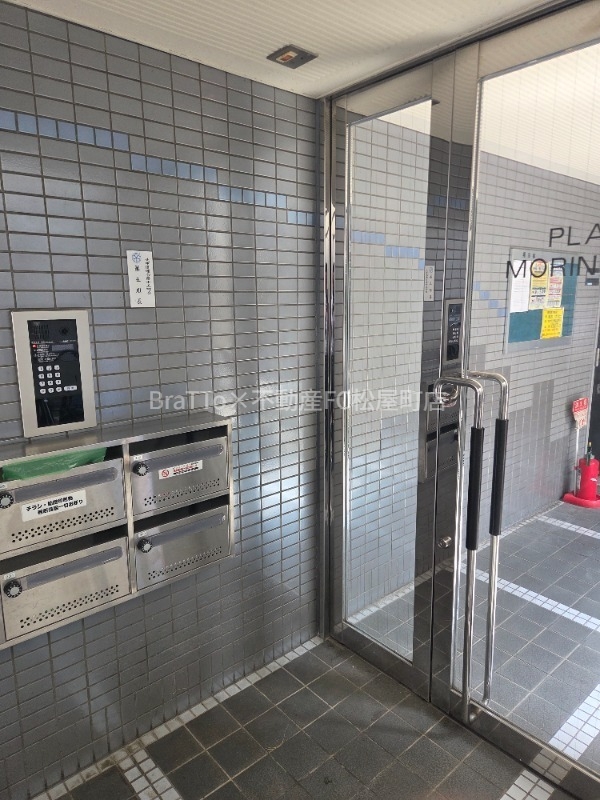 エントランス　マンション共用部分（オートロック付き）