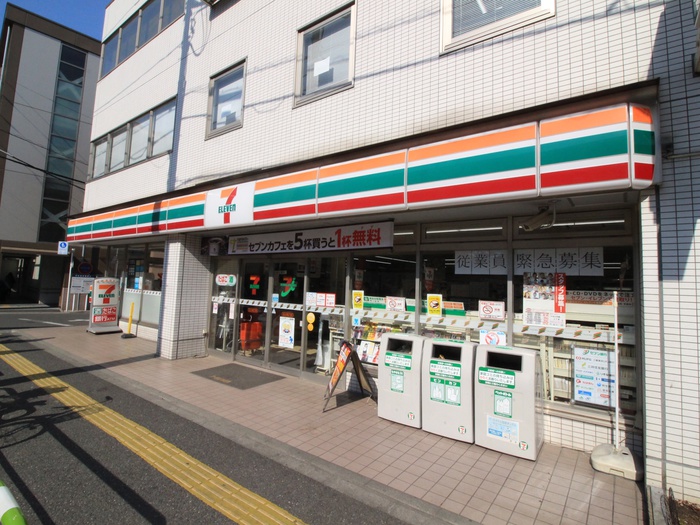 コンビニ　セブンイレブン（コンビニ）まで494m