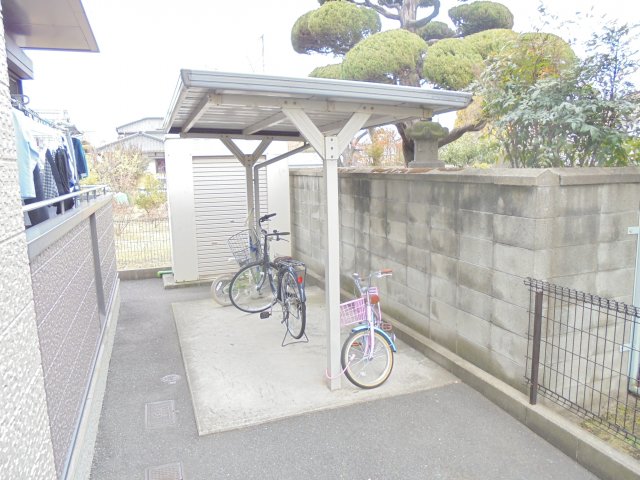 その他共有部分　屋根付き駐輪場