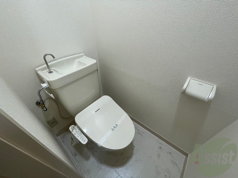 トイレ　こちらはトイレになります。ウォシュレット付きです。