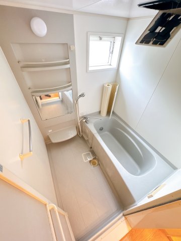 バス・シャワールーム　※同物件、同タイプ、間取り反転のお部屋です