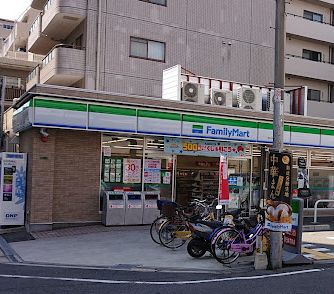 コンビニ　ファミリーマート 城東中央二丁目店（コンビニ）まで497m
