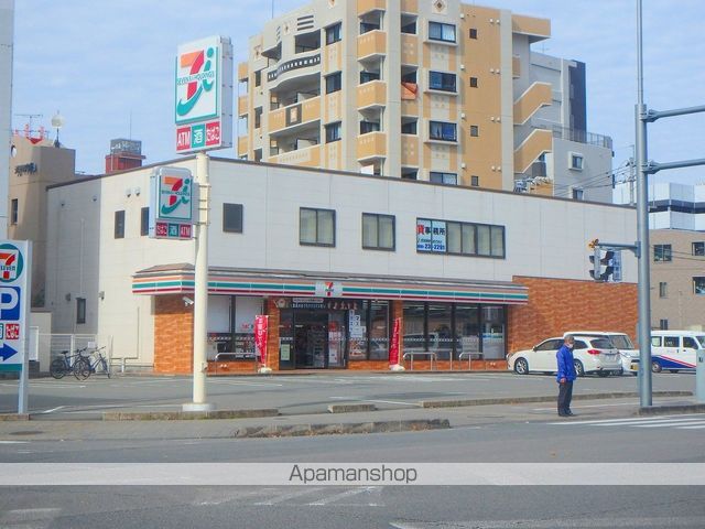 コンビニ　セブンイレブン（コンビニ）まで175m