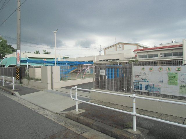 幼稚園・保育園　詩織保育園（幼稚園・保育園）まで610m