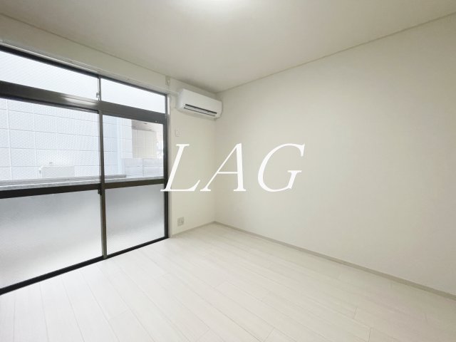 居室・リビング　洋室のお部屋です。（同仕様です。）