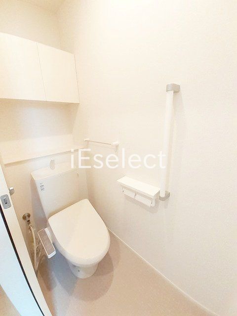 トイレ　温水洗浄便座もございます