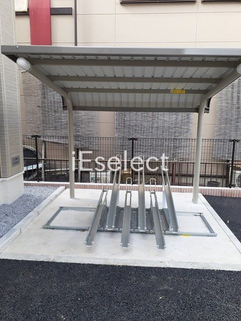 その他共有部分　屋根付き駐輪場
