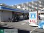 コンビニ　ローソン鶴見市場上町店（コンビニ）まで290m