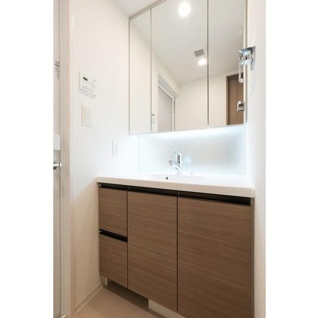 洗面設備　広い洗面スペース