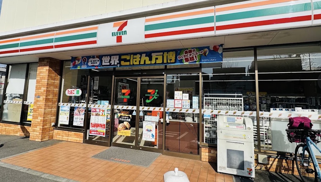 コンビニ　セブンイレブン葛飾青戸8丁目店（コンビニ）まで399m