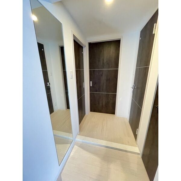 玄関　コーポラス京橋　玄関