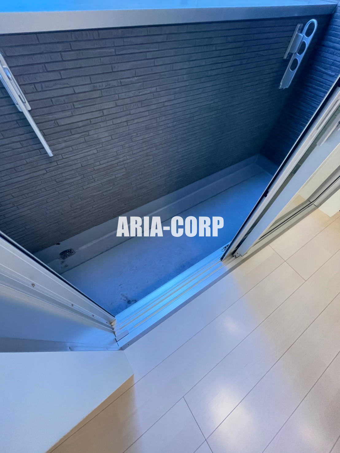バルコニー　バルコニー、室内物干し機、浴室の3か所で洗濯干しが可能です！