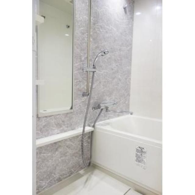 バス・シャワールーム　※写真は同タイプ住戸です。