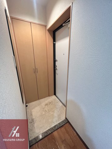 CRUM 1の玄関写真