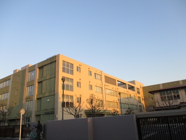 小学校　川崎市立東高津小学校（小学校）まで348m