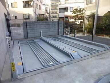駐車場　裏手に駐車場があります