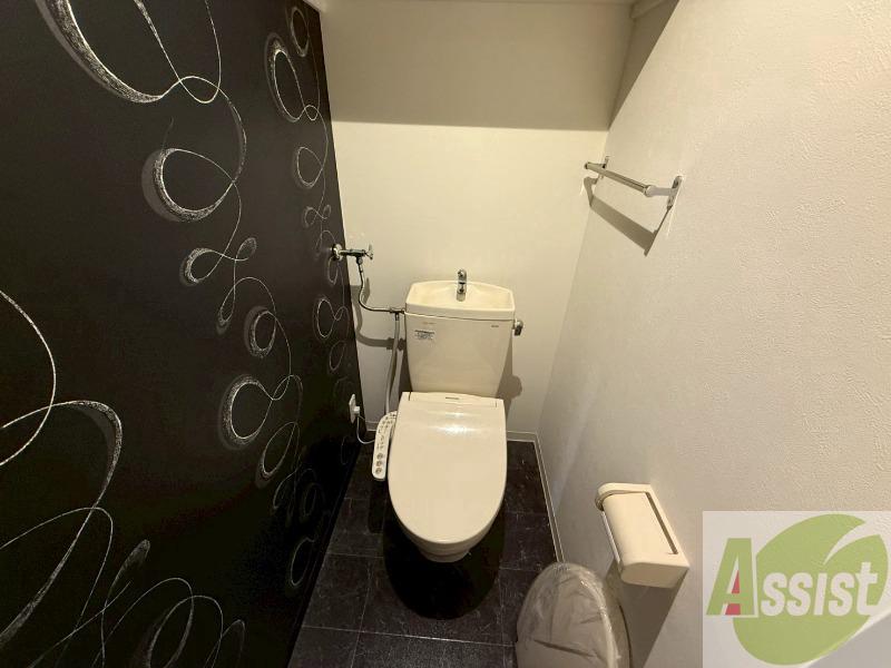 トイレ　こちらはトイレです。清潔感があり、安心して使用できます。