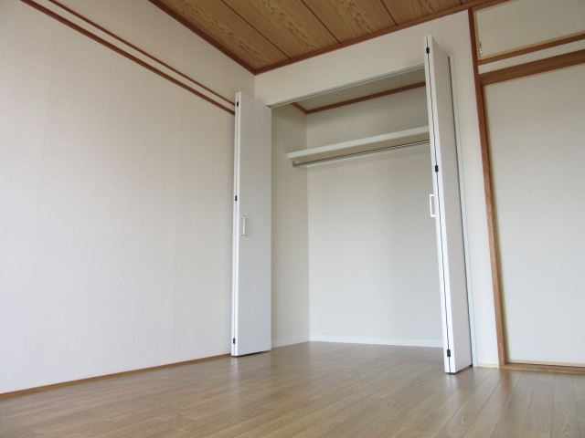 その他　敷地内ゴミ置場。