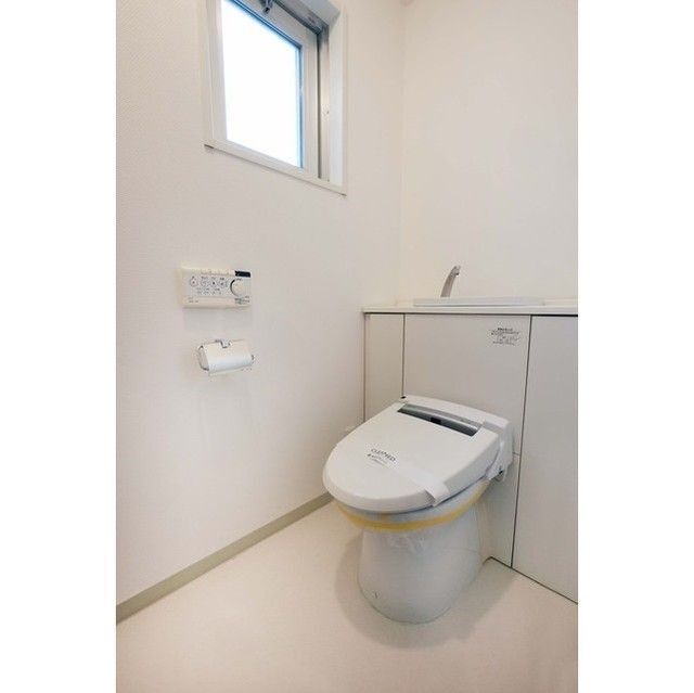 トイレ　写真は同タイプ住居です。