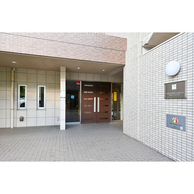 エントランス　落ち着いたエントランスです