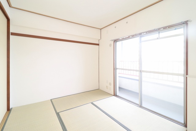 UR鶴山台の内装写真