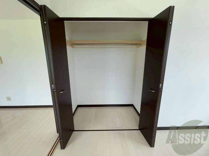 収納　寝室の収納です。部屋がすっきり片付きます。