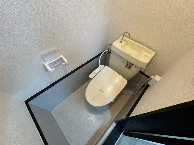 トイレ　※同施工会社のイメージ写真※