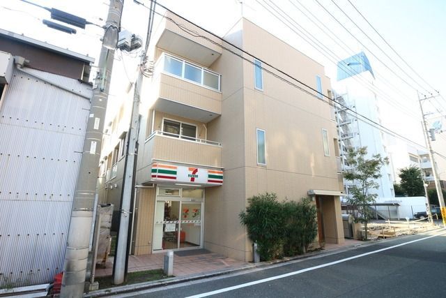 建物外観　★１階コンビニで便利ですね★