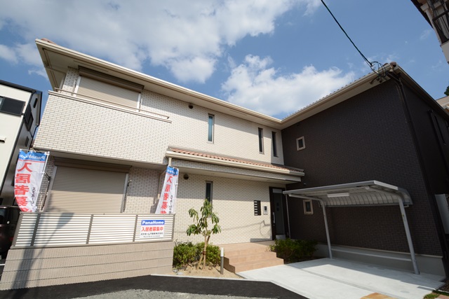 建物外観　オートロック付きで安心です！