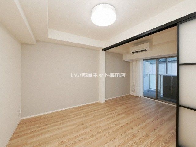 クロスレジデンス阿波座の居間写真