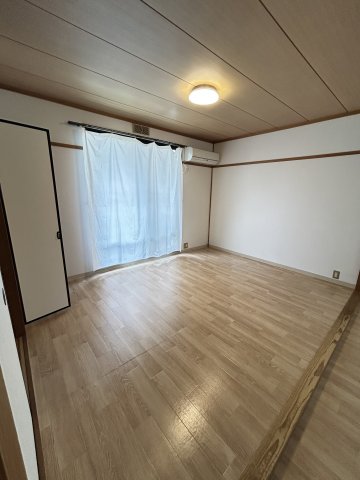 イズミハイツの居間写真