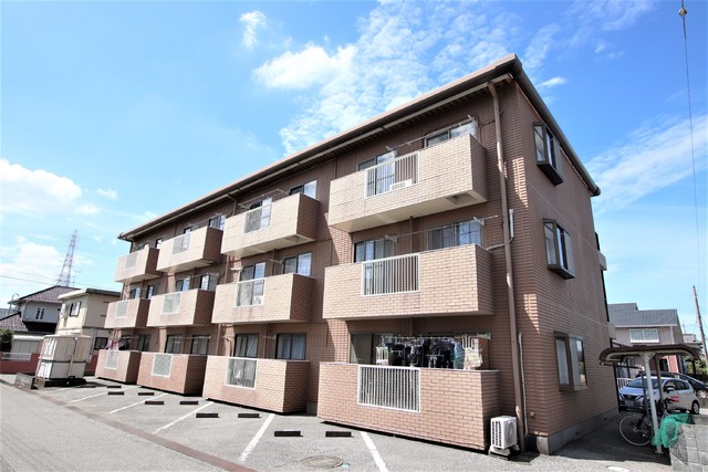 建物外観　南東向きの建物です。