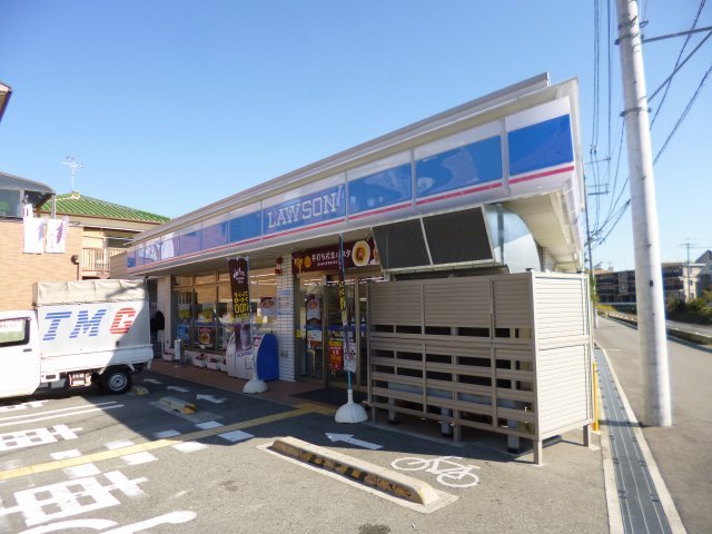 コンビニ　ローソン豊中桜の町1丁目店（コンビニ）まで553m