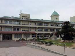 小学校　詫間小学校（小学校）まで509m