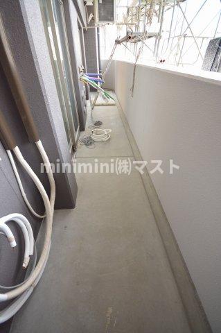バルコニー　階数・号室によって室内カラーバリエーション異なります。