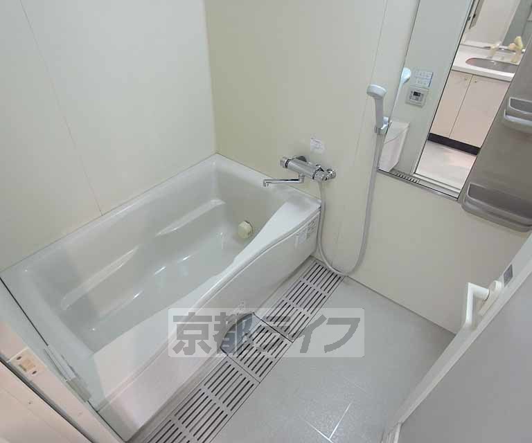 バス・シャワールーム　ゆったりくつろぎバスです。