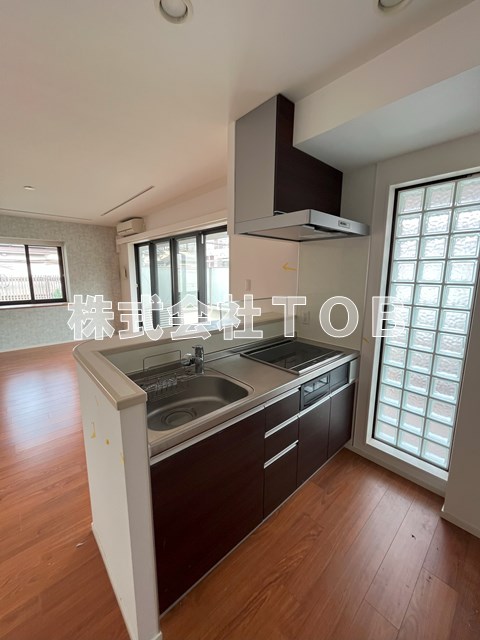 キッチン　3口IHコンロ