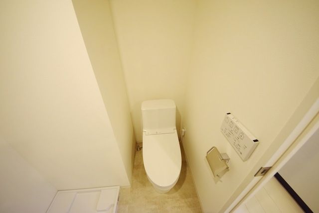 東京メトロ東西線 門前仲町駅 徒歩7分 4階建 築7年のトイレ写真
