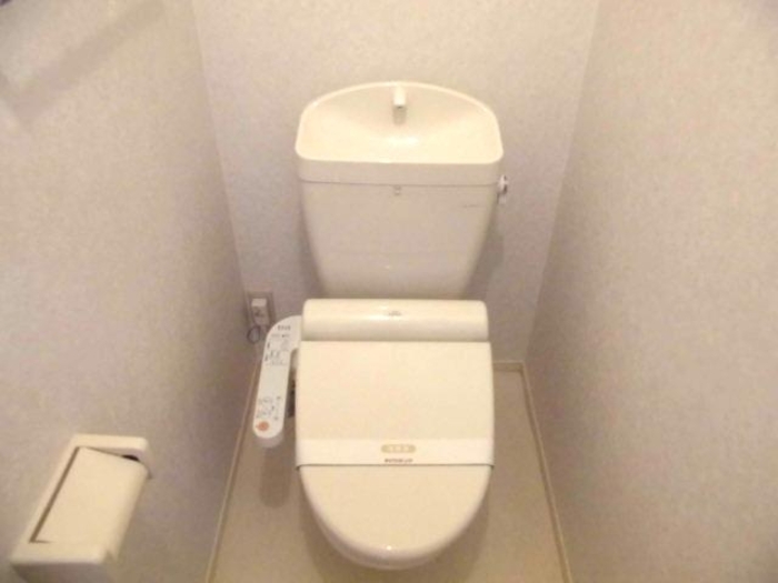 ＪＲ高崎線 行田駅 徒歩8分 2階建 築17年のトイレ写真