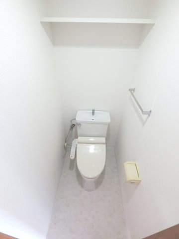 ＪＲ京葉線 海浜幕張駅 徒歩15分 6階建 築31年のトイレ写真