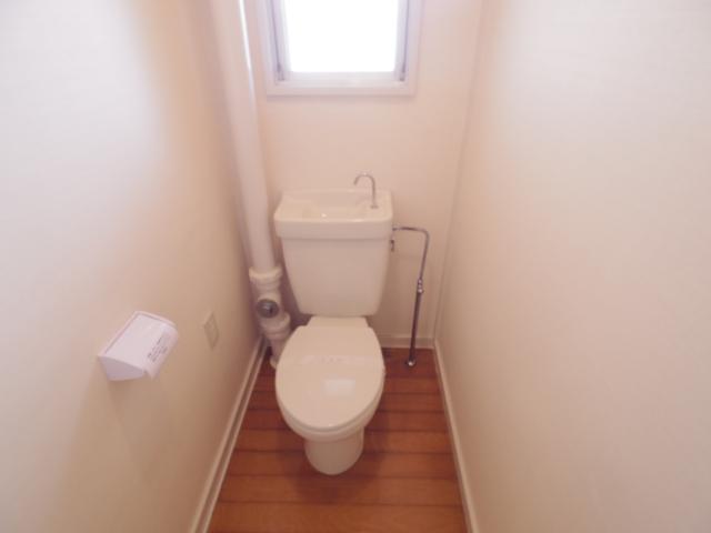 ロイヤルハイツ西田のトイレ写真